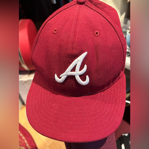 A baseball cap fitted - Picture 1 of 3